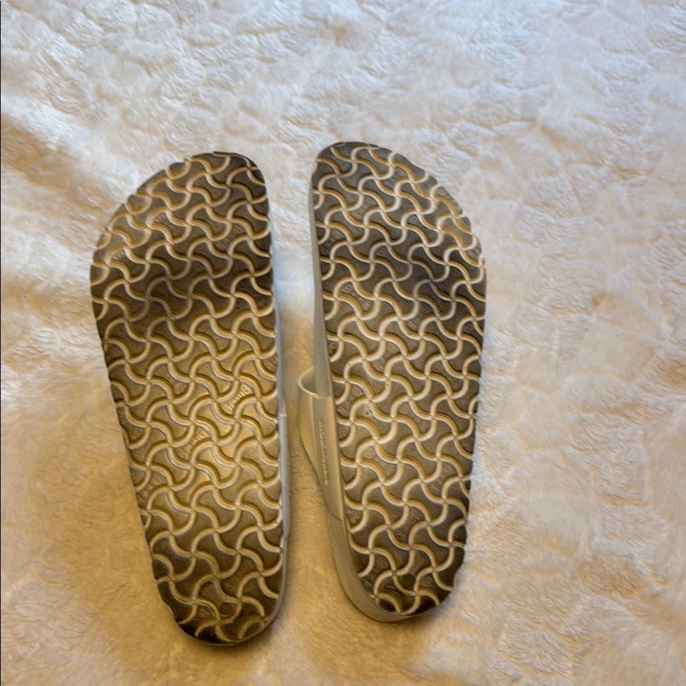 Eva Men’s size 12-12.5 Birkenstock White Sandals with Buckle - Picture 6 of 6